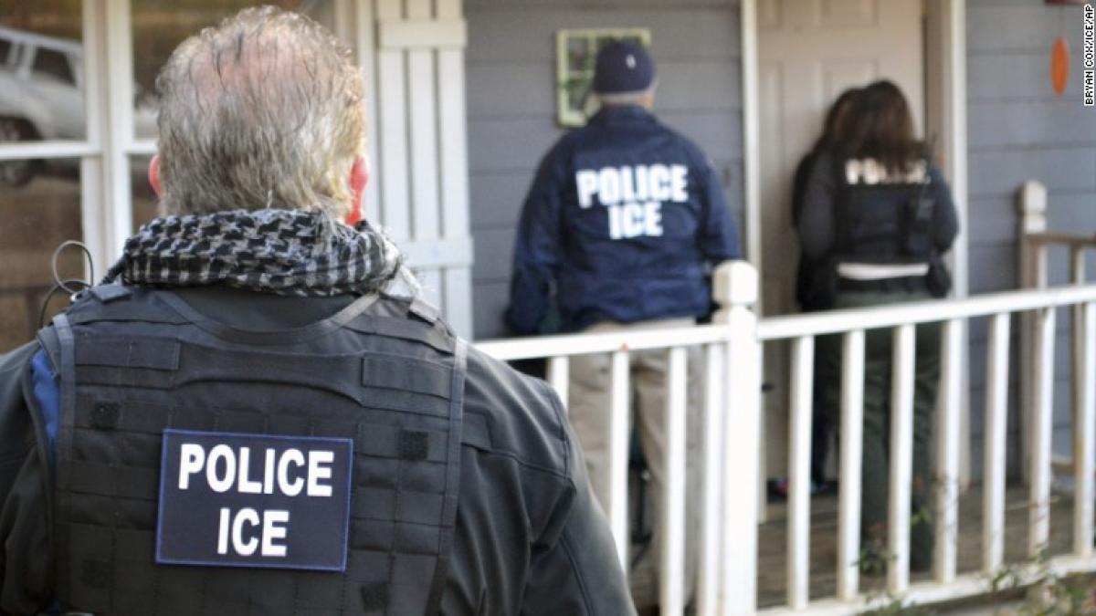 170307194722  ice  agents  feb  9  exlarge  169 