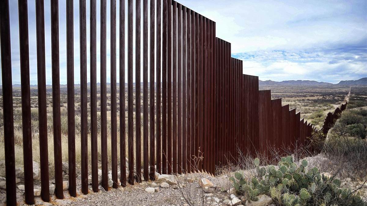 170124  usmexico  border  wall  rhk  2332p  91c9433791cd3426b25ec6824270aa1f.nbcnews  fp  1200  800 
